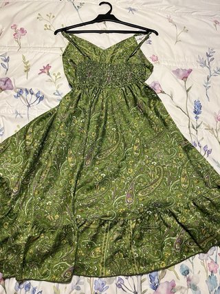 Vestido de verano verde estampado