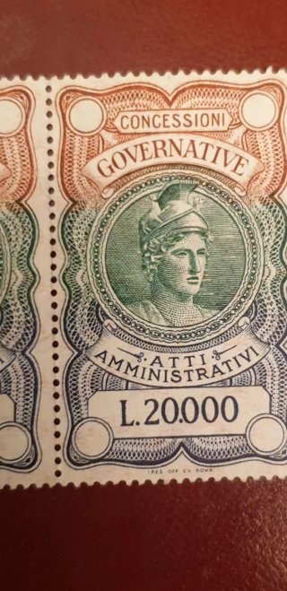 2 Francobolli L. 20.000 Governative