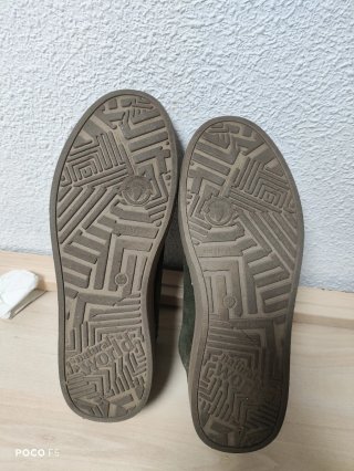 Zapatillas Natural World verde caqui