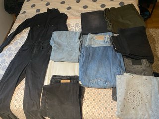 Lote de 10 pantalones y mono vaquero negro Inditex