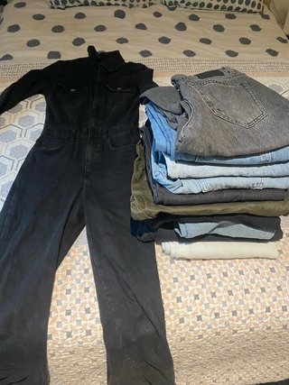 Lote de 10 pantalones y mono vaquero negro Inditex
