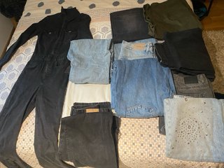 Lote de 10 pantalones y mono vaquero negro Inditex