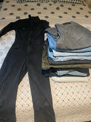 Lote de 10 pantalones y mono vaquero negro Inditex