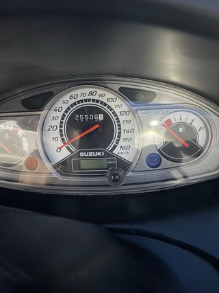 Suzuki Burgman 200cc - Scooter Maxiscooter