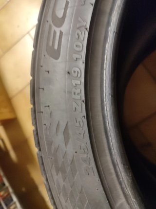 Kumho 245/45 R19 102Y