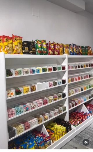 Vendo muebles de tienda de golosinas