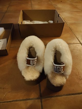 UGG WDAKOTA Mocasines Beige/Marrón