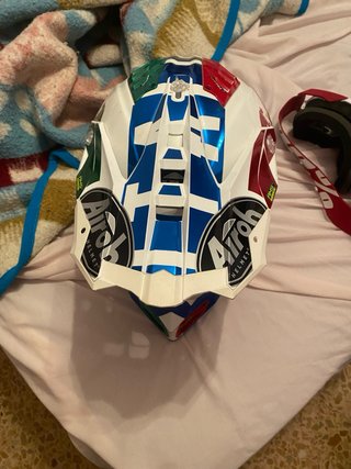 Casco Airoh Aviator 3 Six Days Italia