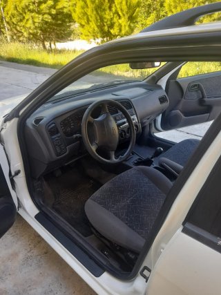 Nissan Primera 1998