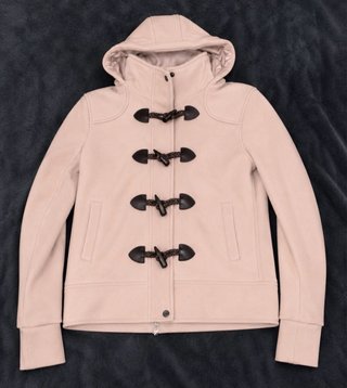 Abrigo rosa con capucha y toggles Talla XL