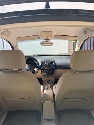 Volkswagen New Beetle Negro