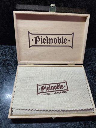 Monedero/Billetera PielNoble Negro