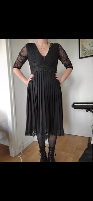 Vestido Zara encaje y plisado negro
