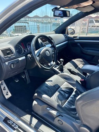 Volkswagen Golf R32