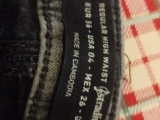 Pantalón vaquero gris elástico con strass