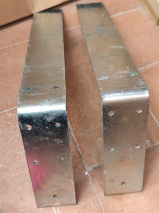 Soportes metálicos en L