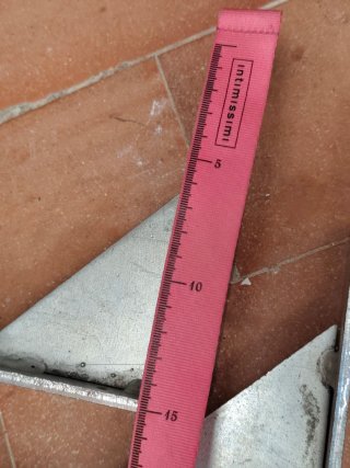 Soportes metálicos en L