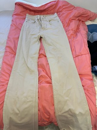 Pantalón beige Stradivarius Talla S/36