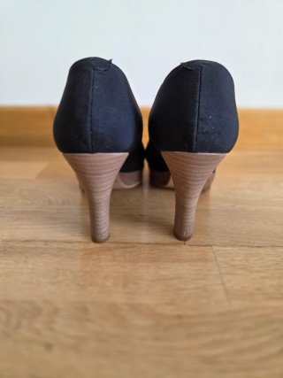 Zapatos de tacón negros con plataforma