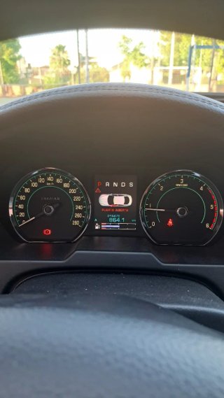 Jaguar XF 2012