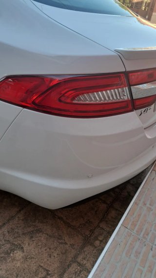 Jaguar XF 2012