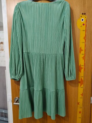 Vestido H&M verde plisado