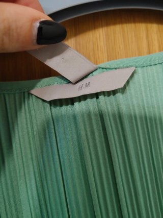 Vestido H&M verde plisado