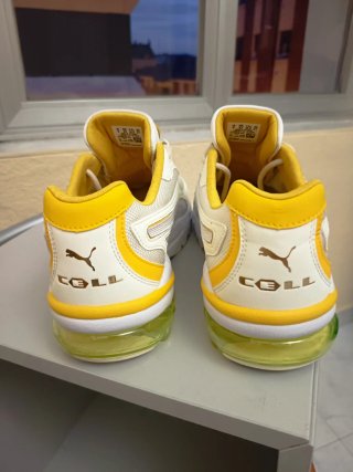 Zapatillas Puma Blancas y Amarillas