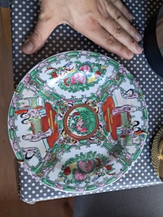 Platos antiguos decorados