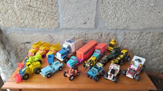 Lote camiones y vehículos de juguete