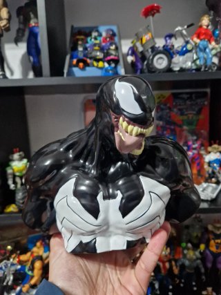 Boneco busto Venom Marvel