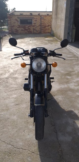 Laverda 1200 Naked Negra/Dorada