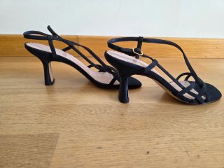 Sandalias tacón negras tiras finas
