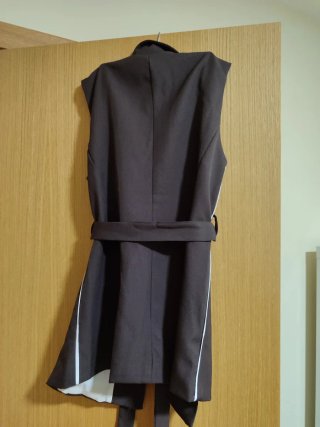 Conjunto chaleco y pantalón marrón