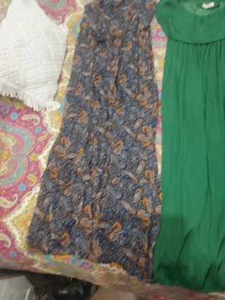 3 vestidos mujer, 2 de ellos sin estrenar.