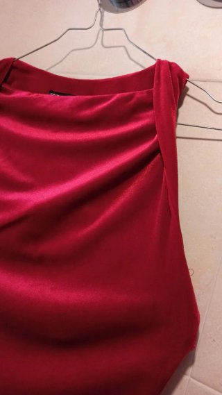 Vestido largo de fiesta símil terciopelo rojo