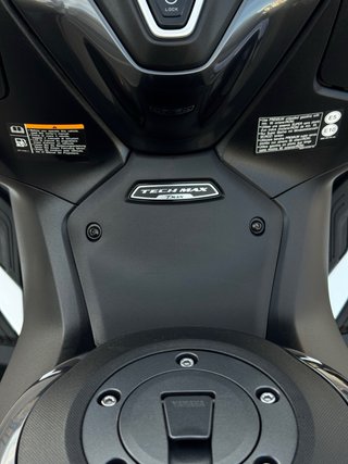 Yamaha T-max Tech 2023 Negra