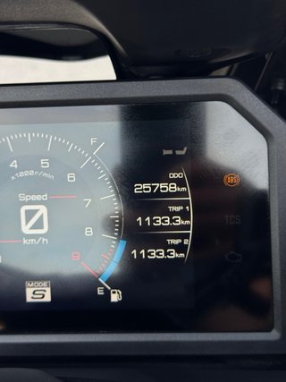 Yamaha T-max Tech 2023 Negra