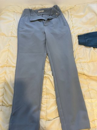 Pantalón vestir azul Stradivarius