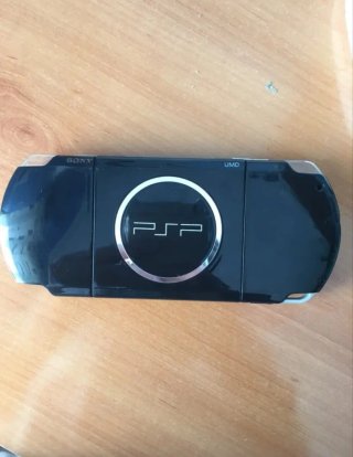 PSP 3004 Negra con Cargador y Funda