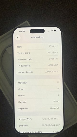 iPhone 17 Morado en Caja