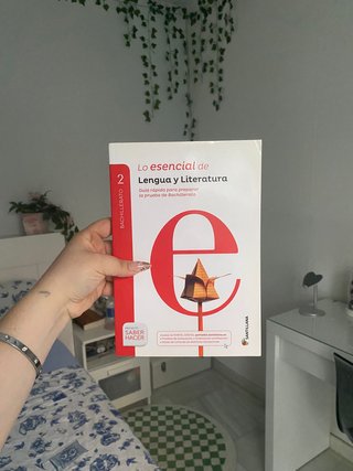 Lo esencial de lengua y literatura - 2do Bachiller