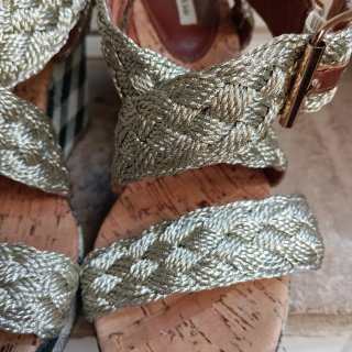 Sandalias cuña Bimba y Lola Talla 38