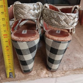 Sandalias cuña Bimba y Lola Talla 38