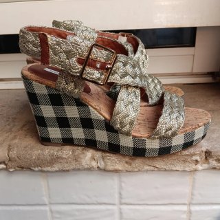 Sandalias cuña Bimba y Lola Talla 38