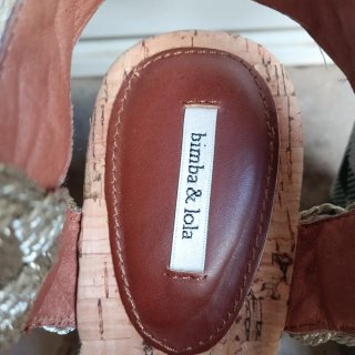Sandalias cuña Bimba y Lola Talla 38