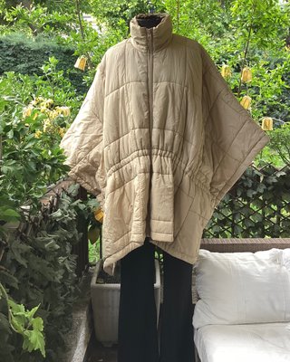 Capa plumífero beige talla única