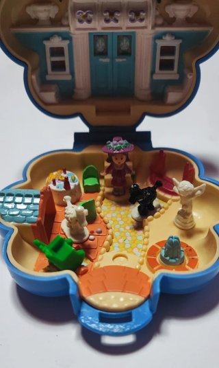 Polly Pocket Fifi's Parisian Apartment 1990