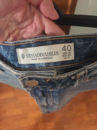 Minifalda vaquera clara Stradivarius Talla L