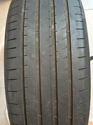 Neumático Goodyear 235/45R18 98Y